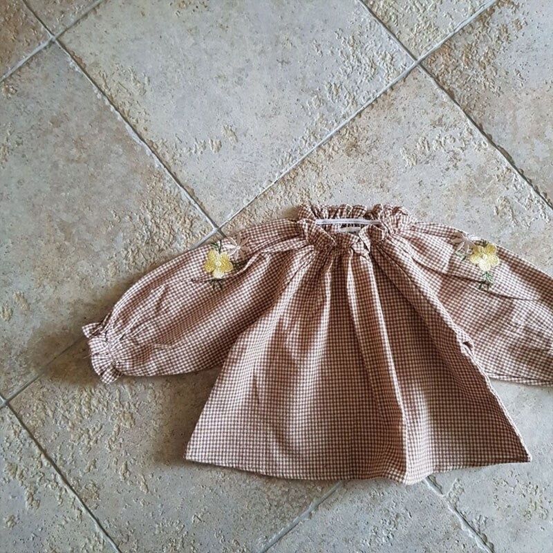 Embroidery Flower Ruffle Shirt - JAC